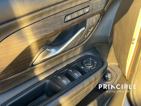 Used 2018 GMC Terrain SLT w/ Preferred Package image 12