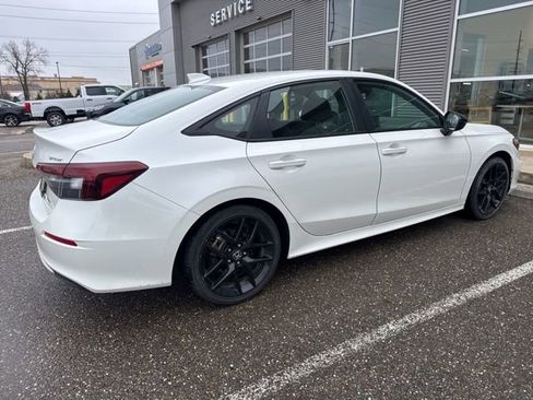 Used 2025 Honda Civic Sport image 3