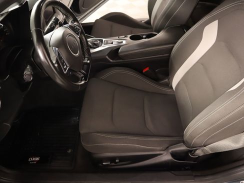 Used 2023 Chevrolet Camaro LT image 10