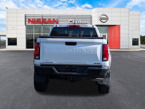 Used 2024 Chevrolet Colorado ZR2 w/ ZR2 Convenience Package III image 4