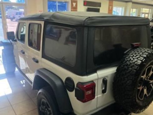 Used 2021 Jeep Wrangler Unlimited Rubicon w/ Safety Group AWD/4WD image 6