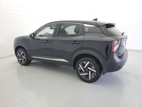Used 2025 Nissan Kicks SV w/ Illumination Package FWD image 7