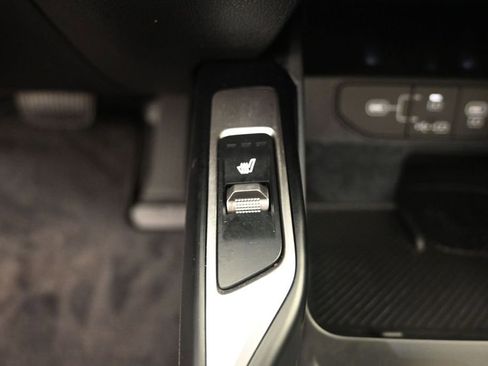 Used 2025 Kia Sorento S w/ Panoramic Sunroof Package FWD image 21