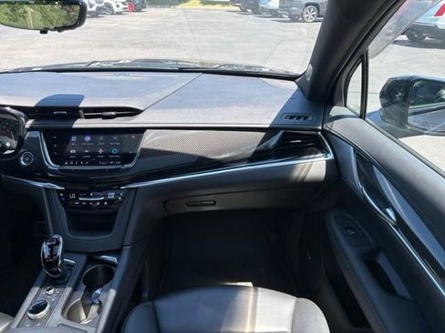 Used 2023 Cadillac XT6 Sport w/ Technology Package AWD/4WD image 24