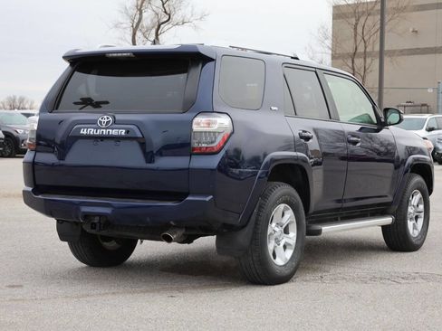 Used 2015 Toyota 4Runner SR5 w/ Convenience Package image 9