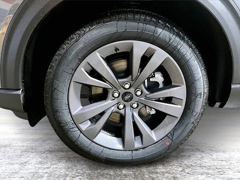 New 2026 Ford Explorer Active w/ Active Comfort Package image 13