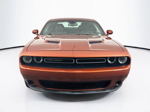 Used 2021 Dodge Challenger SXT RWD image 2