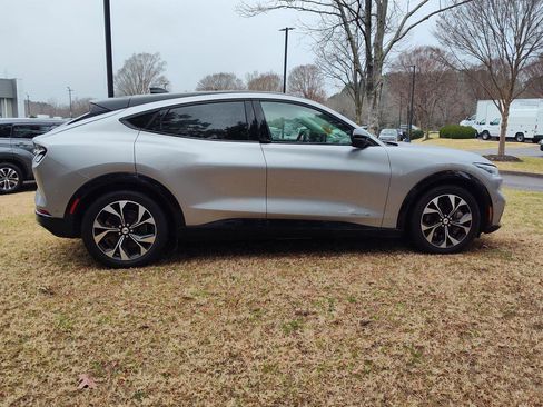 Used 2021 Ford Mustang Mach-E Premium image 9