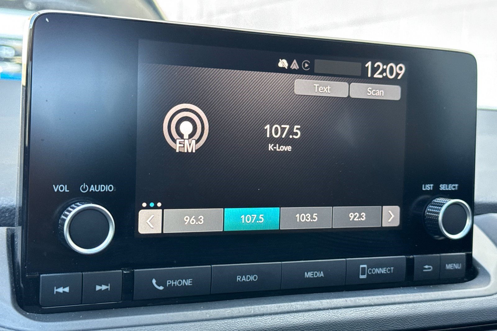 Certified 2024 Honda Accord EX image 20