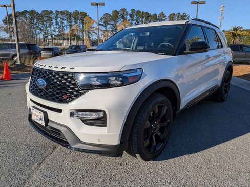 Certified 2024 Ford Explorer ST w/ Equipment Group 401A image 8