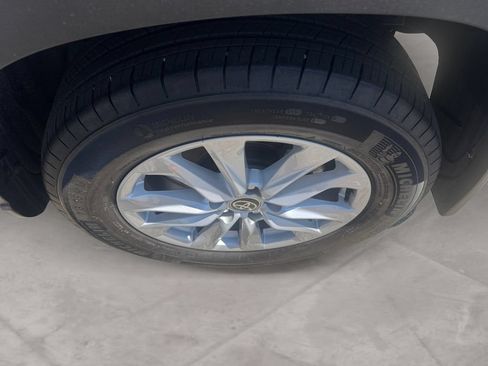 Used 2024 Toyota Corolla Cross LE AWD/4WD image 14