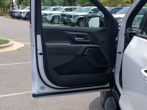 New 2025 Chevrolet Silverado EV LT image 19