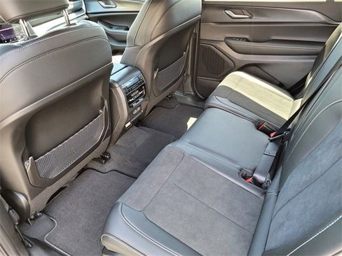 New 2025 Jeep Grand Cherokee L Altitude image 6