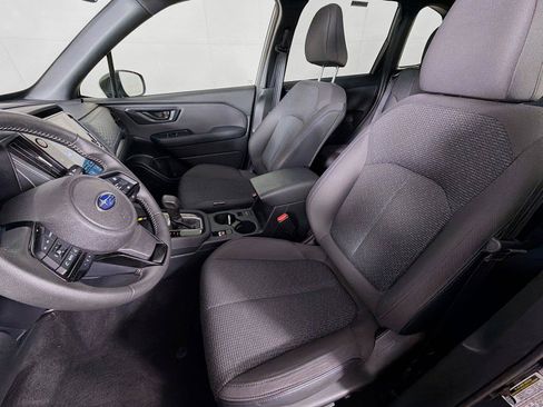 Used 2025 Subaru Forester Premium w/ Convenience Package #1 AWD/4WD image 2