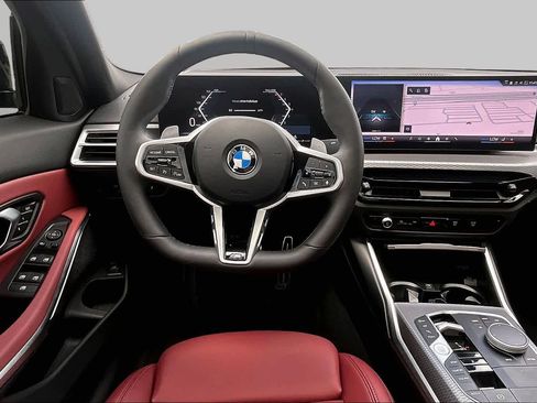 Used 2026 BMW 330i Sedan w/ M Sport Package RWD image 5