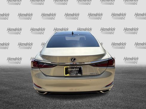 Used 2025 Lexus ES 350 w/ Premium Package FWD image 9