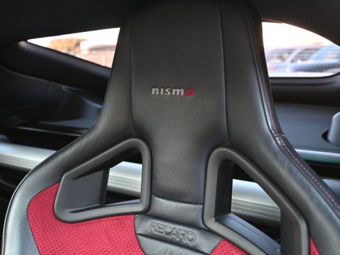 Used 2015 Nissan 370Z NISMO image 49
