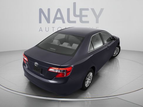 Used 2012 Toyota Camry SE FWD image 5