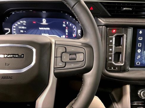 Used 2024 GMC Yukon Denali AWD/4WD image 13