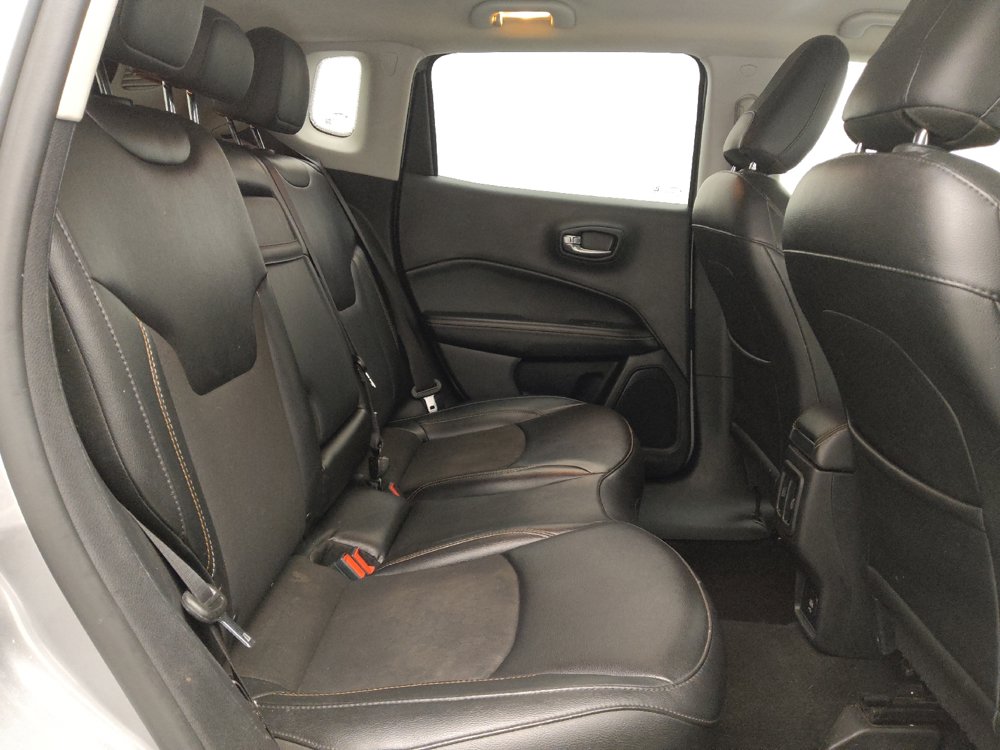 Used 2020 Jeep Compass Latitude w/ Cold Weather Group AWD/4WD image 19