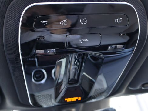 Used 2025 Mercedes-Benz GLC 350e 4MATIC image 39