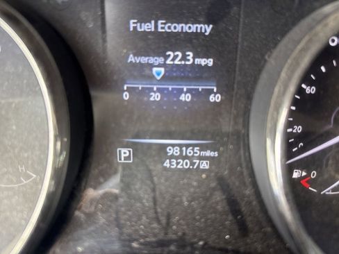 Used 2016 Nissan Rogue S w/ Appearance Package FWD image 17