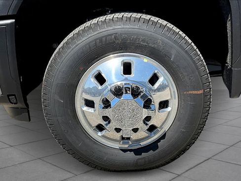 Used 2025 GMC Sierra 3500 Denali Ultimate image 9