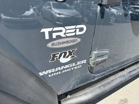 Used 2017 Jeep Wrangler Unlimited Rubicon w/ Max Tow Package AWD/4WD image 10