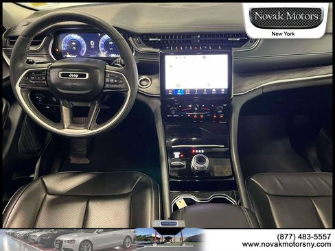 Used 2023 Jeep Grand Cherokee Limited w/ Luxury Tech Group II AWD/4WD image 15