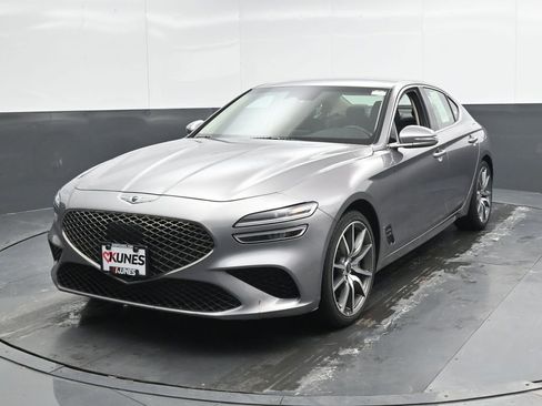 Used 2023 Genesis G70 2.0T image 6