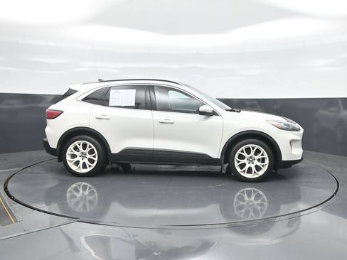 Used 2020 Ford Escape Titanium w/ Titanium Premium Package 2.0 AWD/4WD image 8