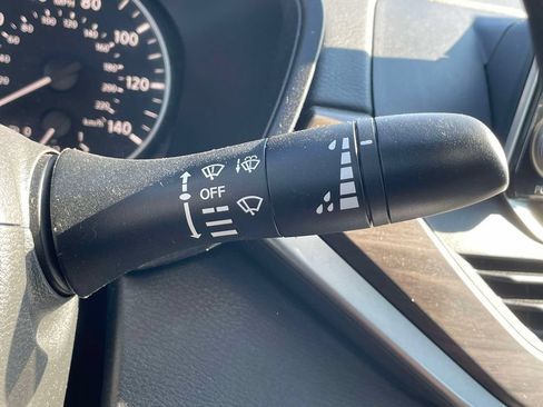 Used 2024 Nissan Altima 2.5 SV FWD image 25