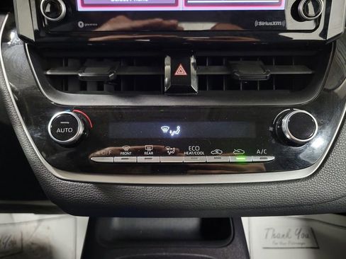 Used 2022 Toyota Corolla LE image 17