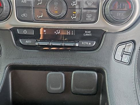 Used 2019 GMC Yukon SLT image 31