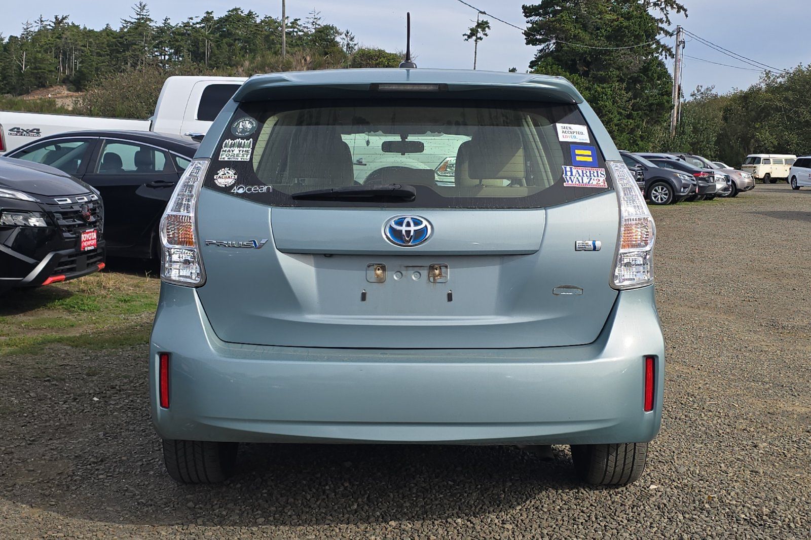 Used 2014 Toyota Prius V Three FWD image 6