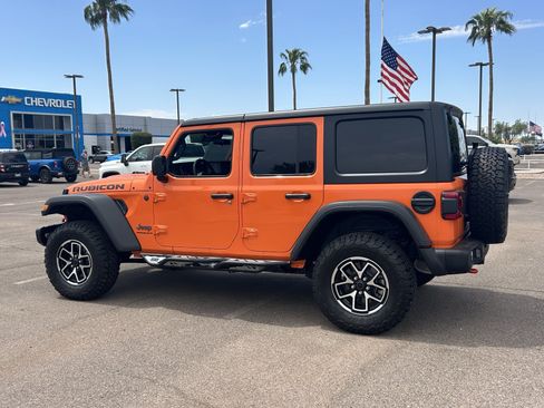 Used 2025 Jeep Wrangler Unlimited Rubicon w/ Steel Bumper Group AWD/4WD image 4