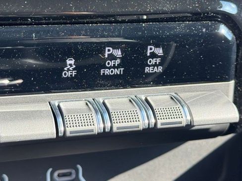 New 2026 RAM 1500 Laramie AWD/4WD image 23