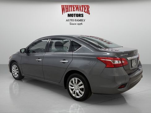 Used 2019 Nissan Sentra S image 2