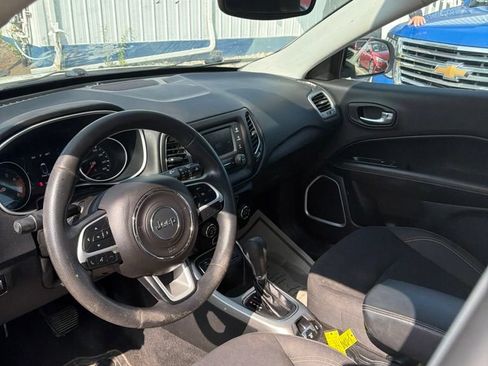Used 2018 Jeep Compass Sport FWD image 9
