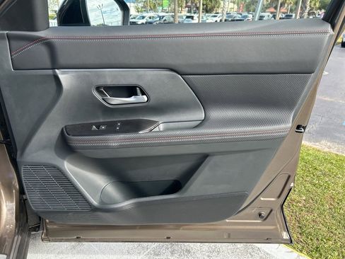 New 2026 Nissan Kicks SR image 36