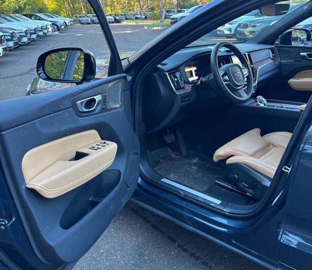 Used 2024 Volvo XC60 T8 Ultimate w/ Climate Package AWD/4WD image 7