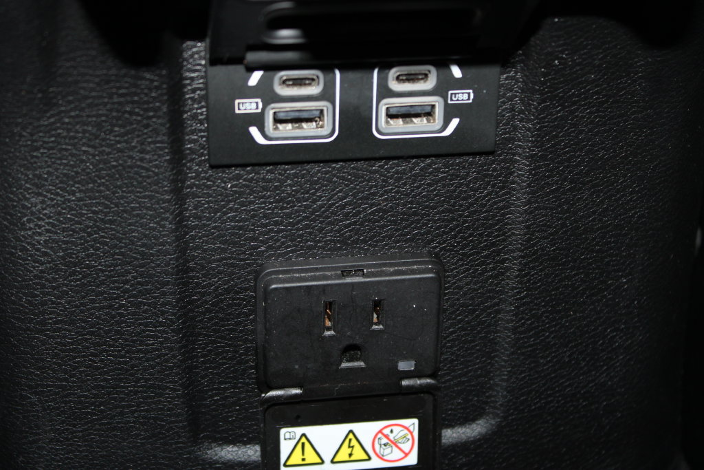 Used 2024 Jeep Wrangler Unlimited Sahara AWD/4WD image 42