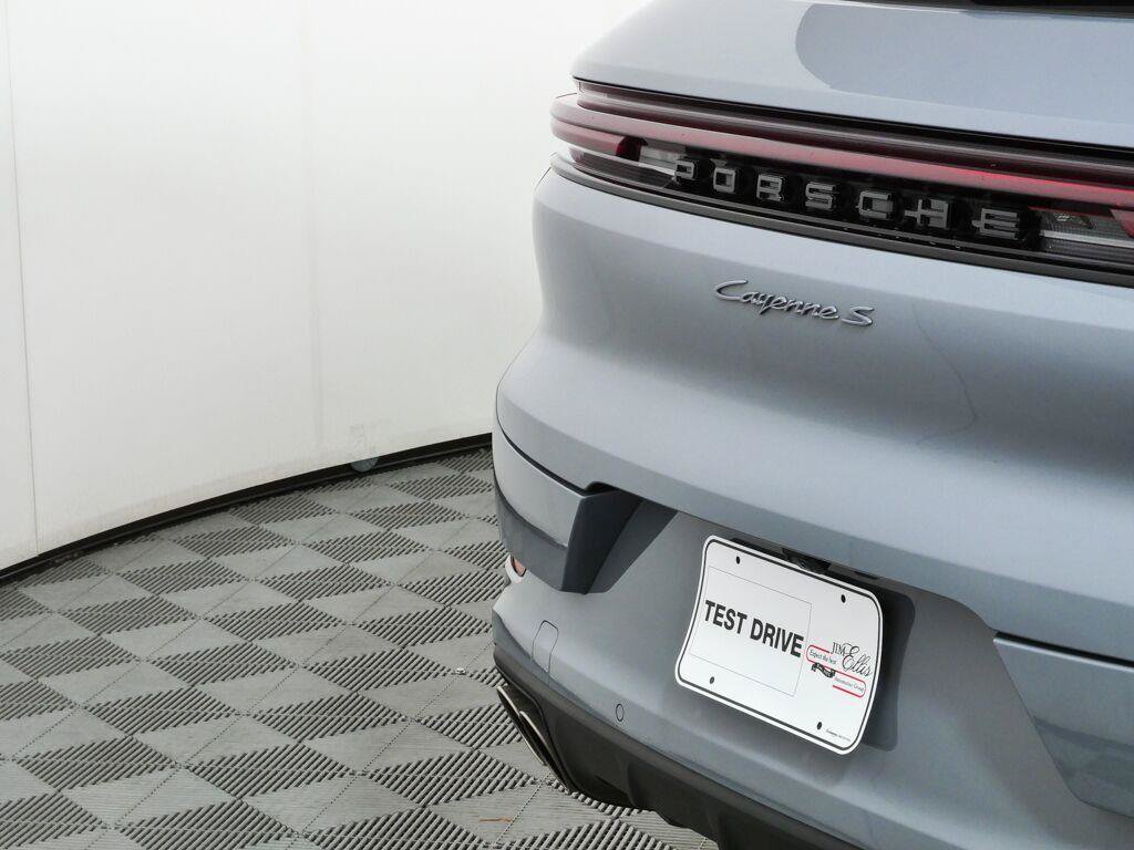 Certified 2026 Porsche Cayenne S AWD/4WD image 37