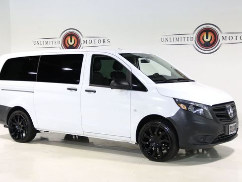 Used 2023 Mercedes-Benz Metris Passenger image 6