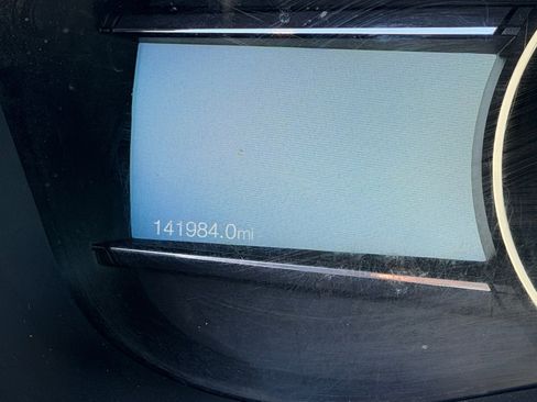 Used 2018 Ford Explorer Limited w/ Equipment Group 301A FWD image 10