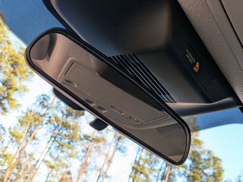 Used 2025 Nissan Kicks SV w/ SV Premium Package image 27