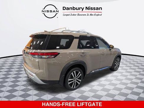 Certified 2023 Nissan Pathfinder Platinum AWD/4WD image 4