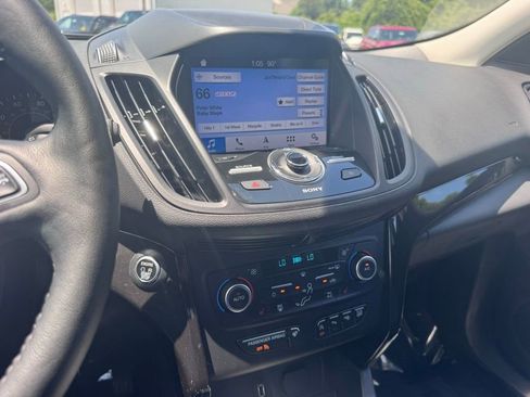 Used 2019 Ford Escape Titanium AWD/4WD image 33