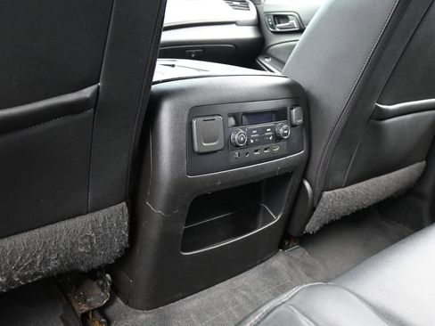 Used 2020 Chevrolet Suburban LT image 37