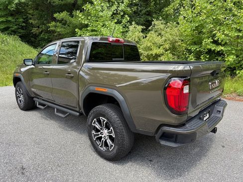 Used 2025 GMC Canyon AT4 AWD/4WD image 9
